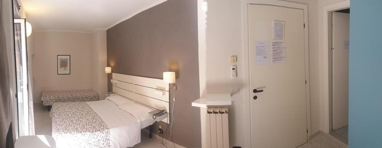 Hotel Malibu Spotorno Bagian luar foto