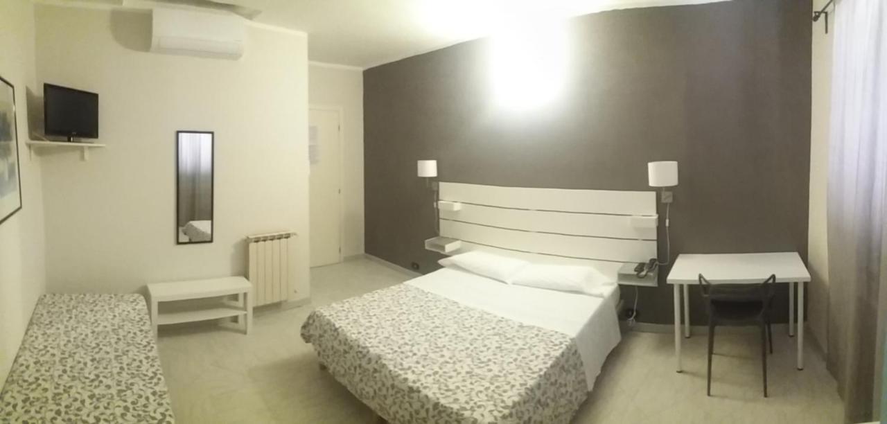 Hotel Malibu Spotorno Bagian luar foto