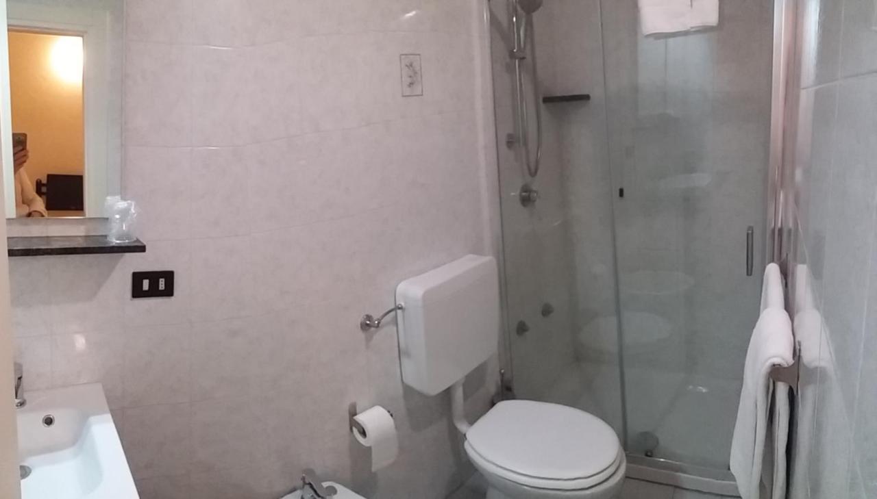 Hotel Malibu Spotorno Bagian luar foto