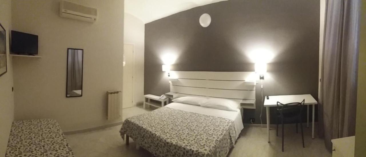 Hotel Malibu Spotorno Bagian luar foto