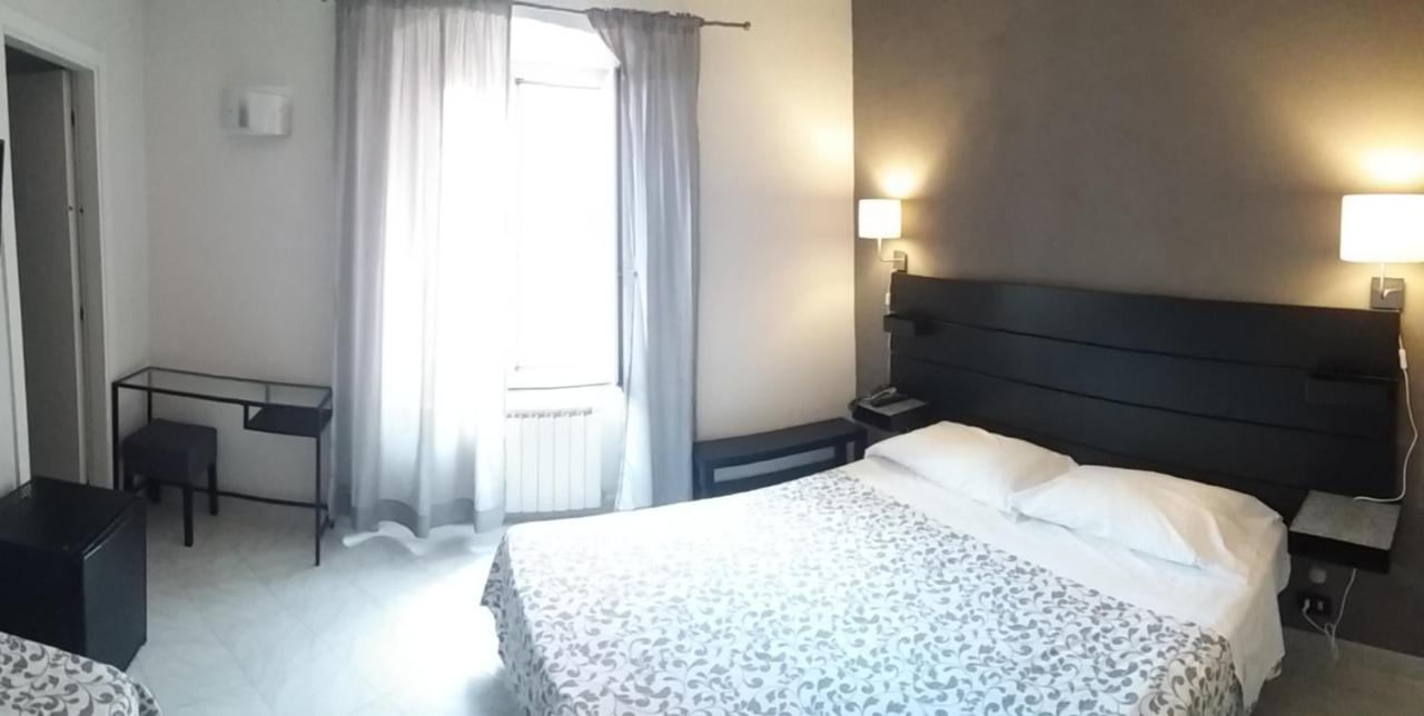 Hotel Malibu Spotorno Bagian luar foto
